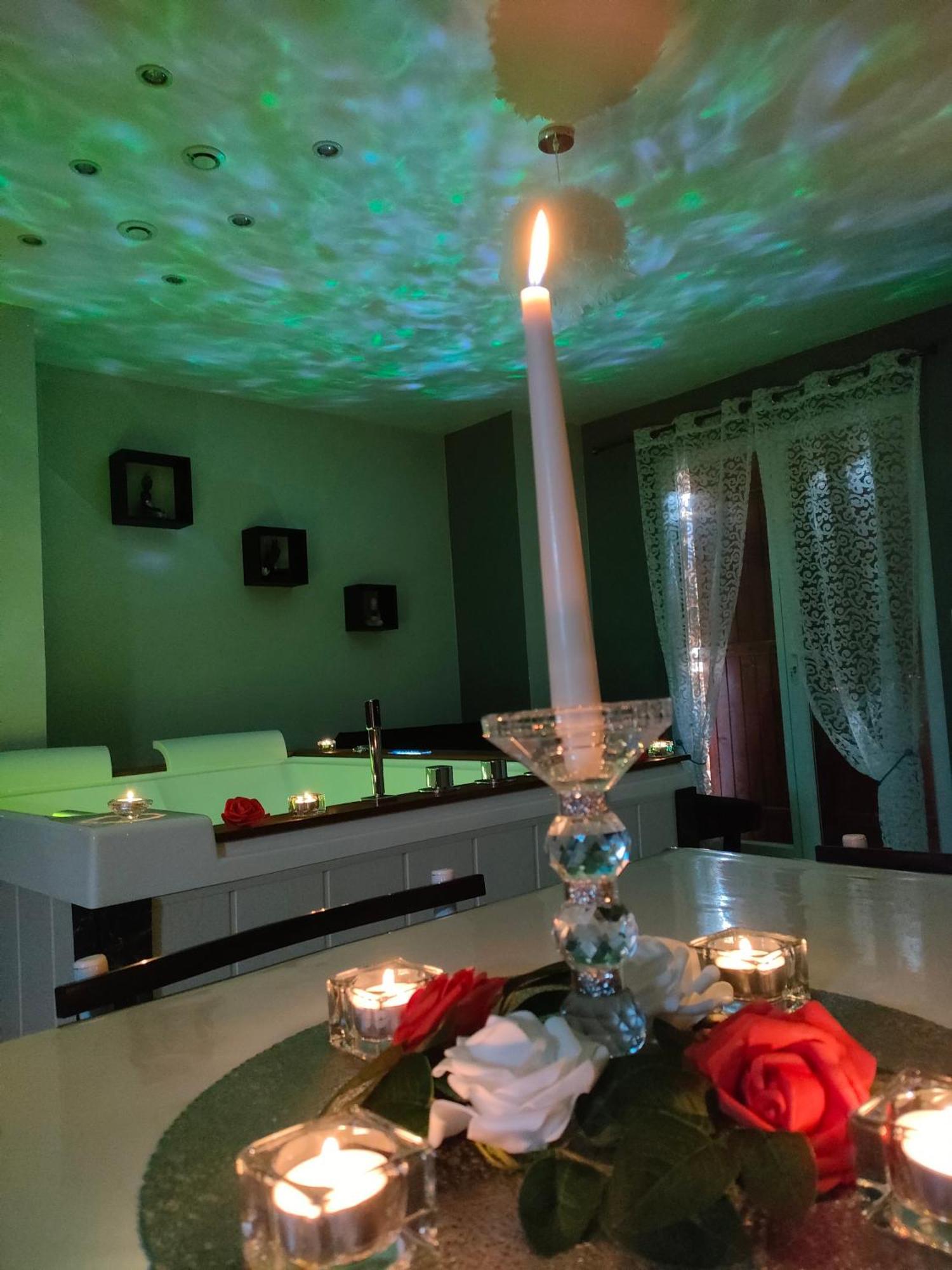 Loft Avec Baignoire Spa Lecrin Romantique Ochancourt Værelse billede